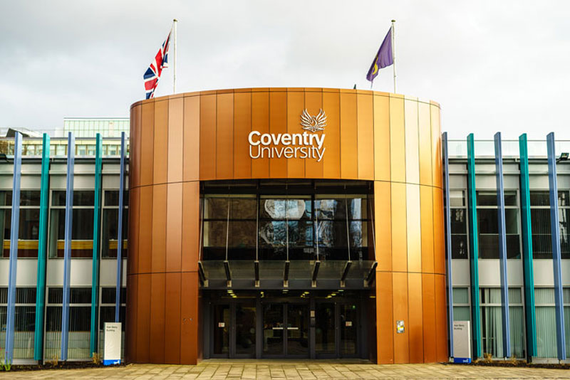 Trường-Coventry không yêu cầu Ielts