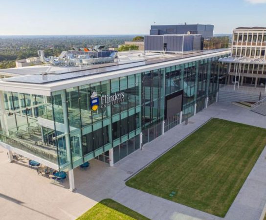 Đại học Flinders, Úc