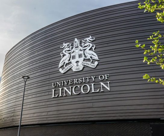 Tìm hiểu đại học University of Lincoln