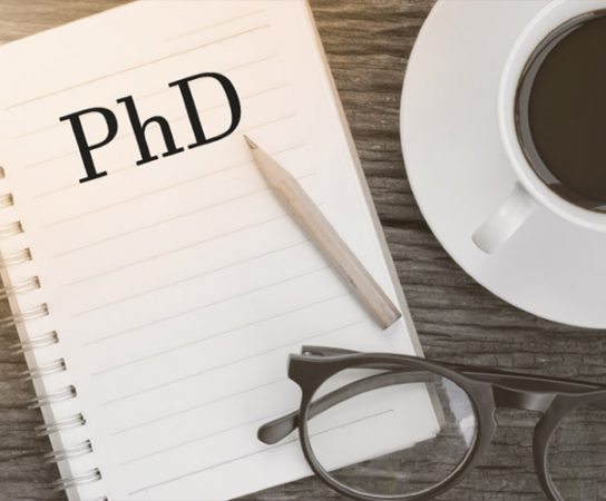 PhD là gì? Có gì khác biệt so với bằng Tiến sĩ?