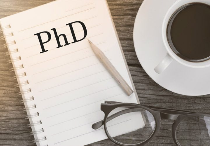 PhD là gì? Có gì khác biệt so với bằng Tiến sĩ?