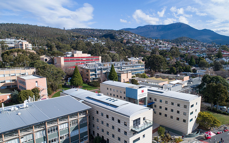 Đại học Tasmania, Úc